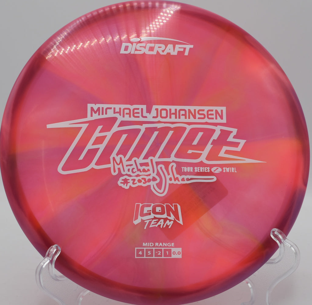 Michael Johansen Z Swirl Comet flying with high glide and soft fade at Northwood Black in Morton, Illinois