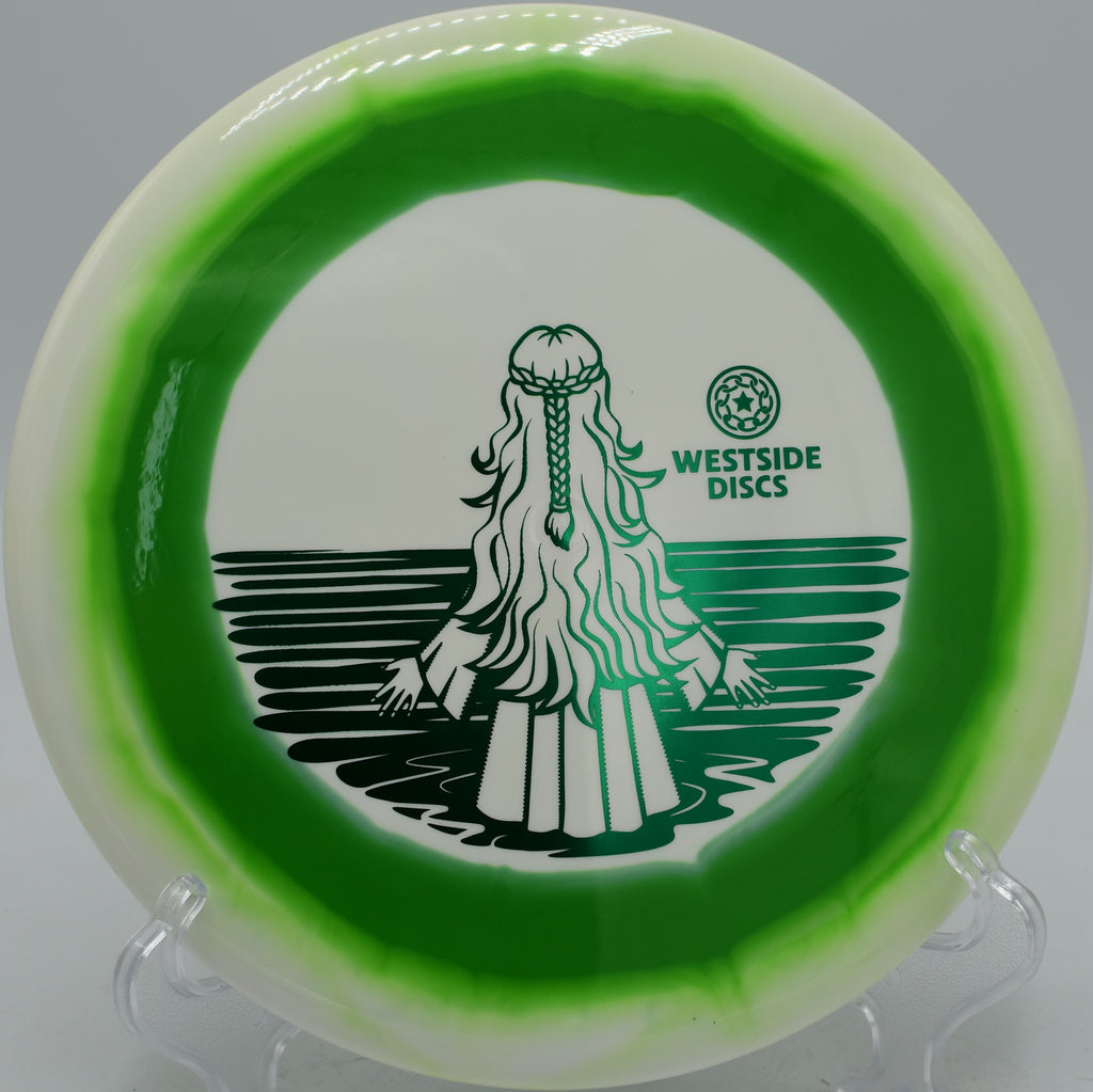 Westside Maiden holding a straight release at DeLaveaga Disc Golf Course in Santa Cruz, California