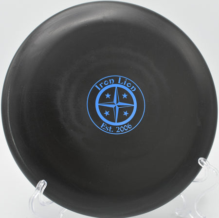 Aviar Driver flying flat off the tee for a controlled putter drive at Cedar Hill Disc Golf Course in Nashville, Tennessee.