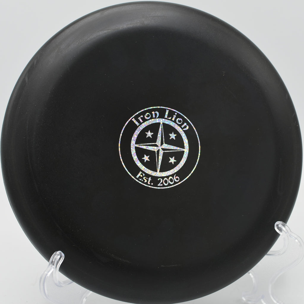 Beaded Aviar Driver showing a reliable fade on a short approach at Maple Hill in Leicester, Massachusetts.