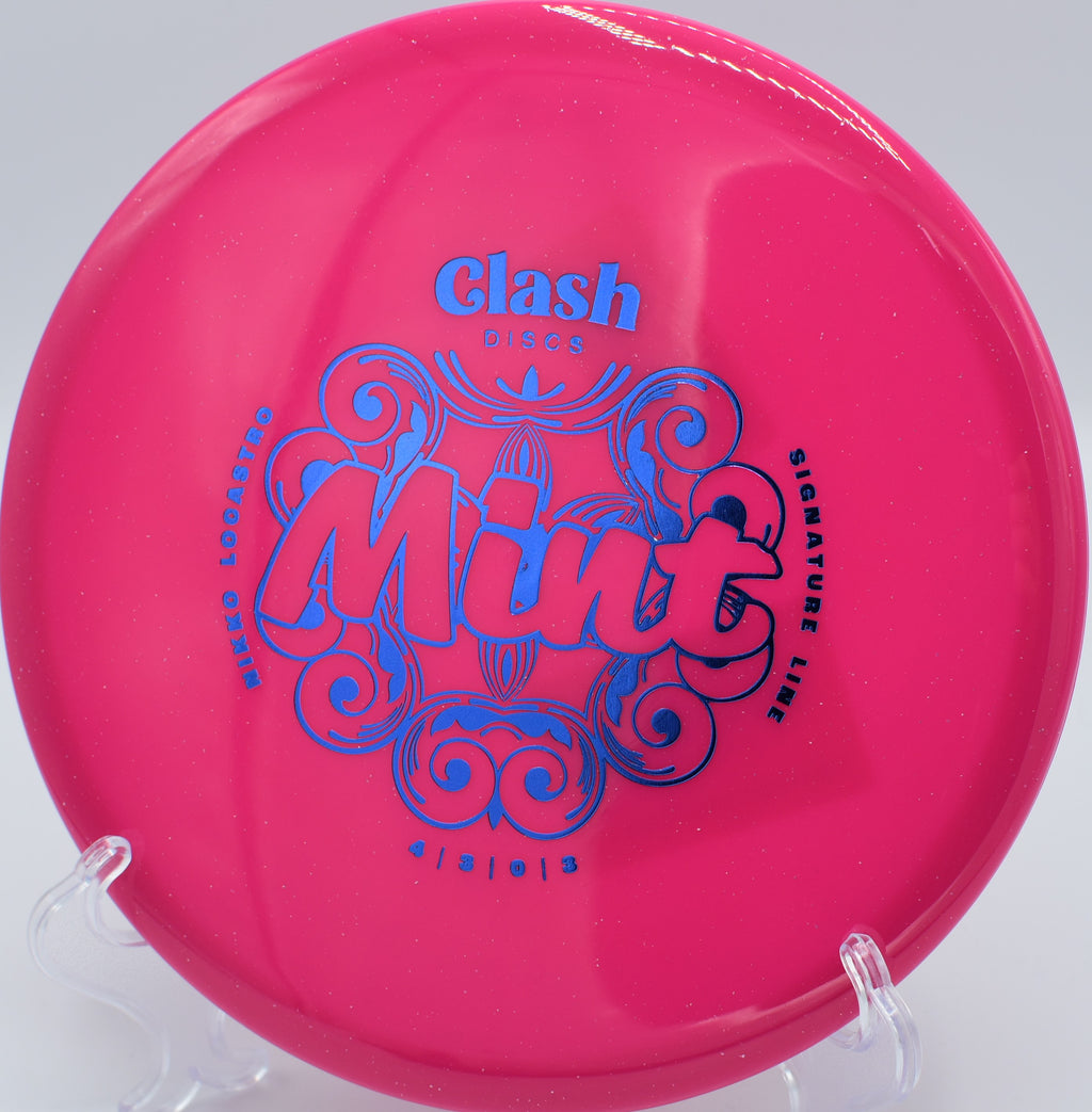 Steady Mint cutting through a headwind on Hole 9 at Panther Creek Disc Golf Course, Springfield, Illinois.