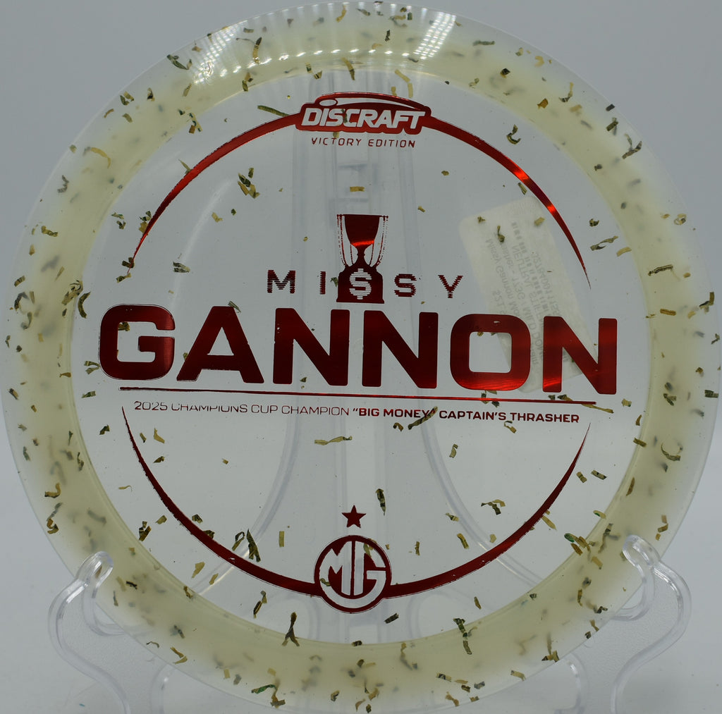 Discraft Money Captain’s Thrasher carving a long S-curve at Northwood Black in Morton, Illinois