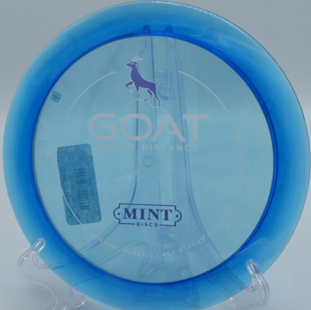 Eternal Goat by Mint Discs powering through a headwind drive at Northwood Black in Morton, Illinois