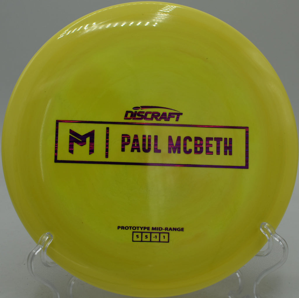 Malita laying up soft fade at Willow Creek DGC in Bend, Oregon