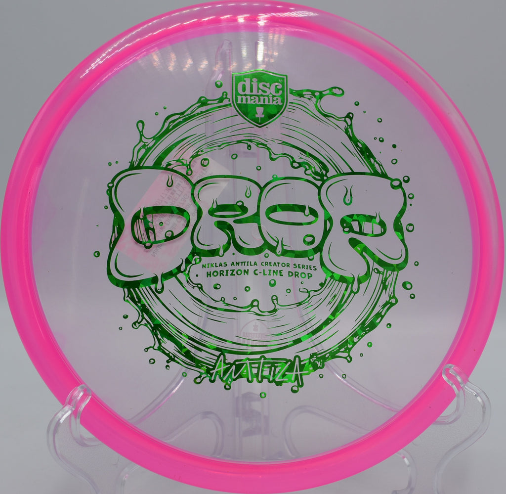 Niklas Drop used for a spike hyzer and digging in at The Sinks in Chattanooga, Tennessee.