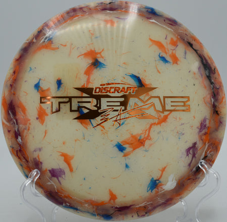 Discraft Z FLX Xtreme flex line around corner at Fox Run Meadows in Vermont