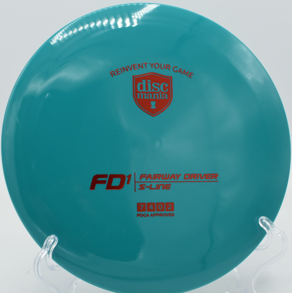 S-Line FD1 gliding cleanly on a slight hyzer at Tyler State Park in Newtown, Pennsylvania.