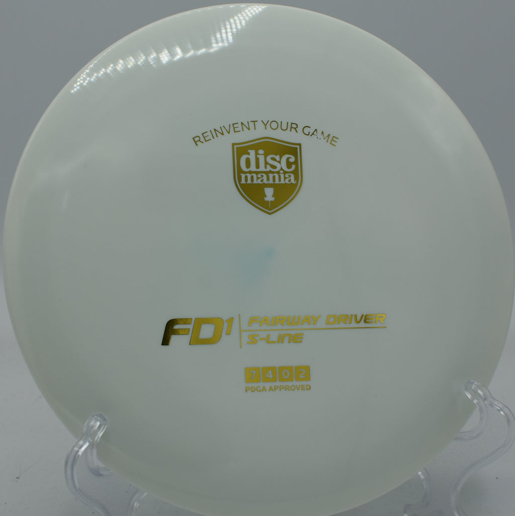 FD1 flexing slightly before fading near the circle at Water Works Park in Kansas City, Missouri.