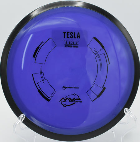 Long sweeping hyzers with the Neutron Tesla at Water Works Park in Kansas City, Missouri.