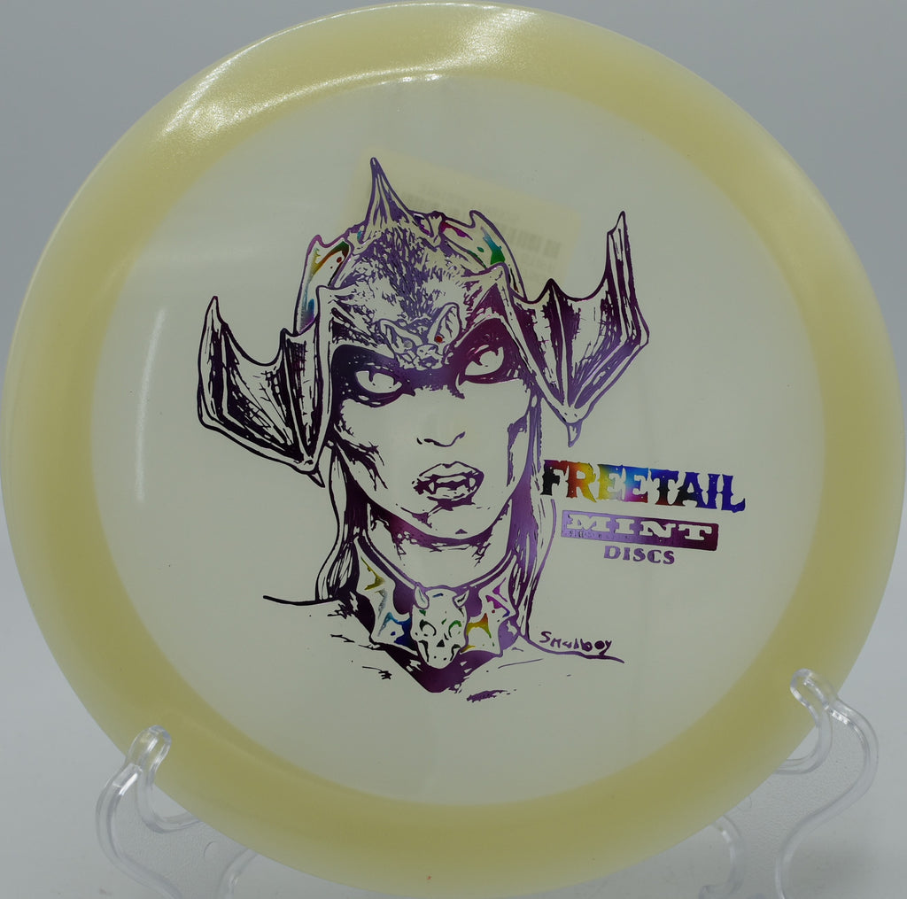 Mint Discs Nocturnal Freetail holding a precise line on Hole 9 at Dragonfly Park Disc Golf Course, Lafayette, Louisiana.