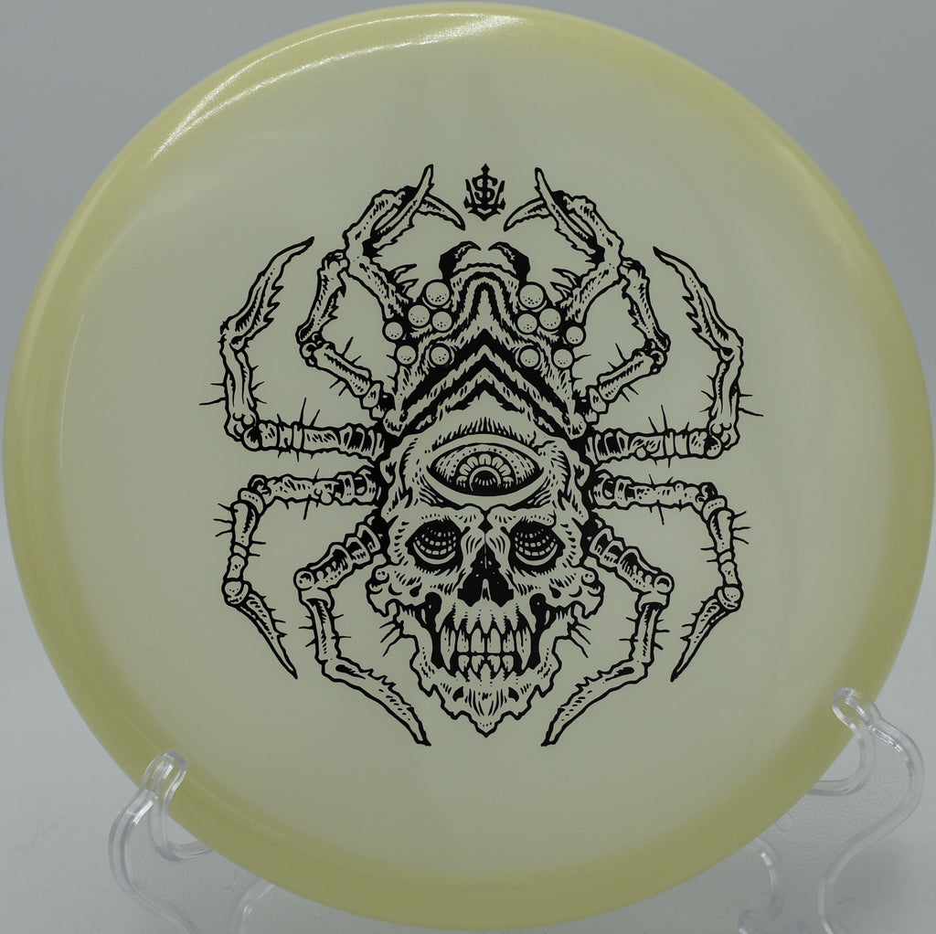 Glow Praxis – Stable, straight-flying putter with a gentle fade, perfect for approach shots at Hornet's Nest Disc Golf Course in Charlotte, North Carolina.