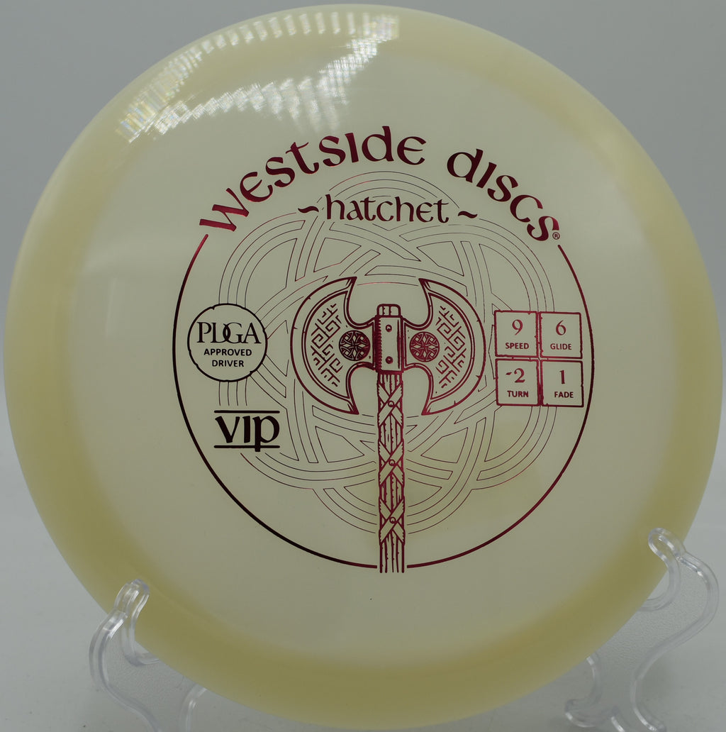 Westside VIP Hatchet resting on the green after a turnover approach at Horner Park in Lebanon, Tennessee