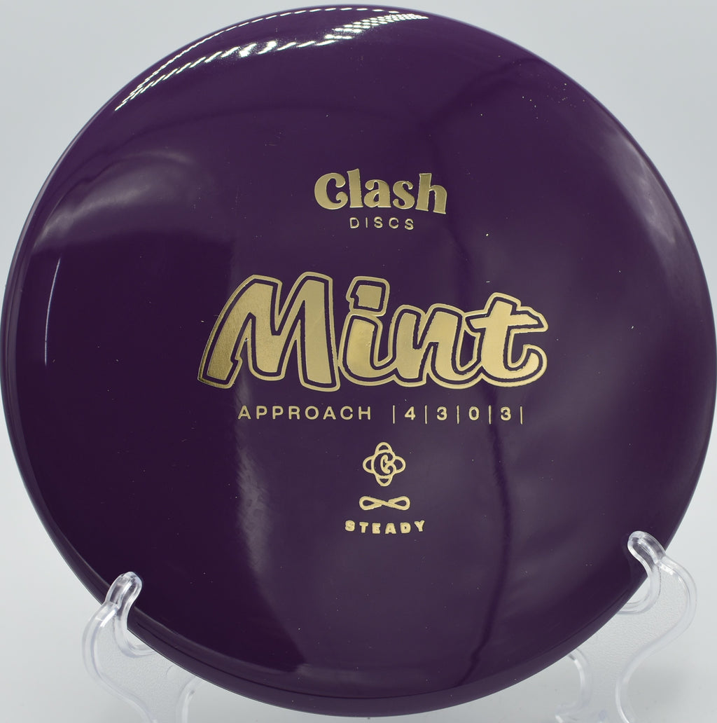 Steady Mint carving a controlled approach on Hole 7 at Riverbend Disc Golf Course, North Little Rock, Arkansas.