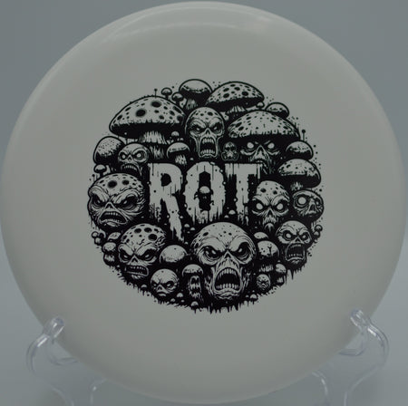 Ration Rot threading a tight tunnel line at Pineway Park DGC in Lebanon, OR, flying straight with controlled touch and zero wobble.