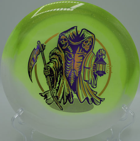 Duo Wraith’s half-Star, half-Moondust Champion blend photographed on the fairway at Ship Rock DGC in Quarryville, PA, perfect for controlled max-distance drives.