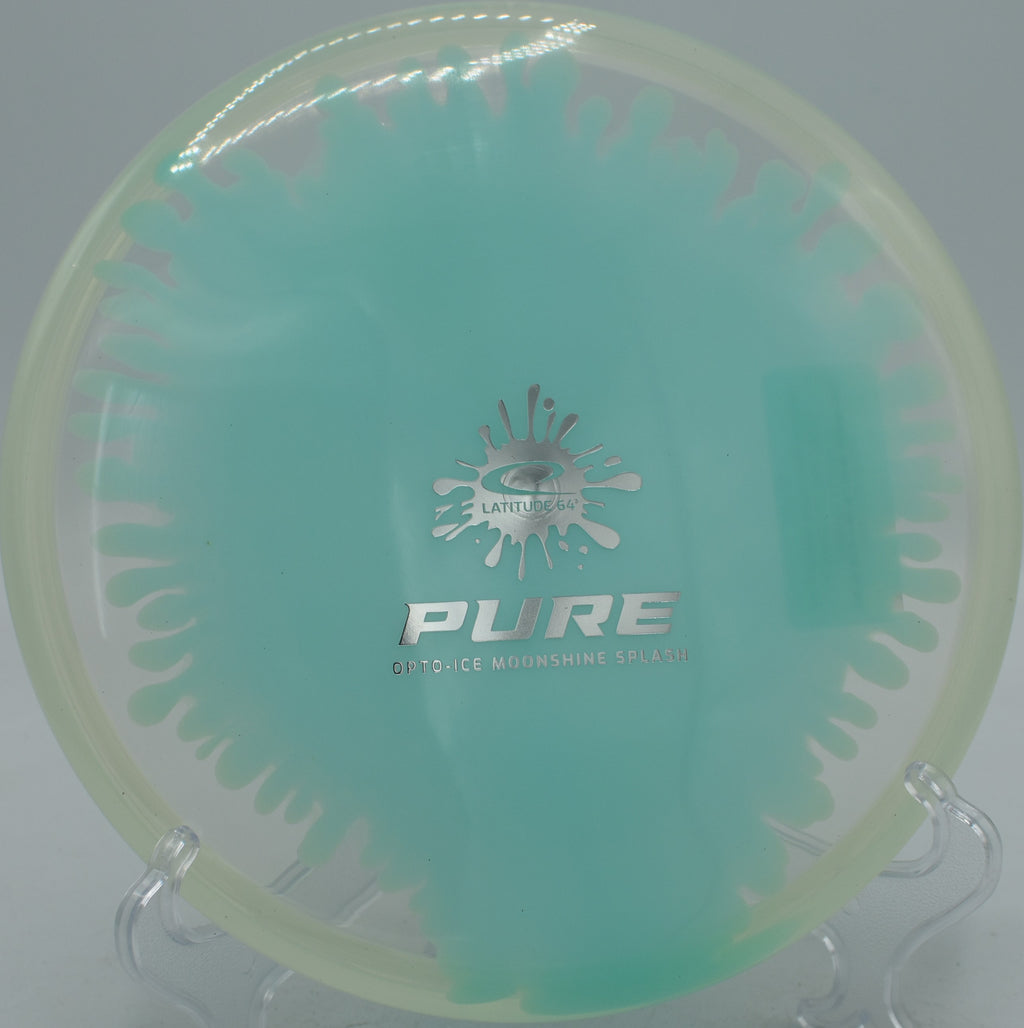 Player lining up a straight putt with Opto-Ice Moonshine Splash Pure at Pier Park Disc Golf Course in Portland, Oregon