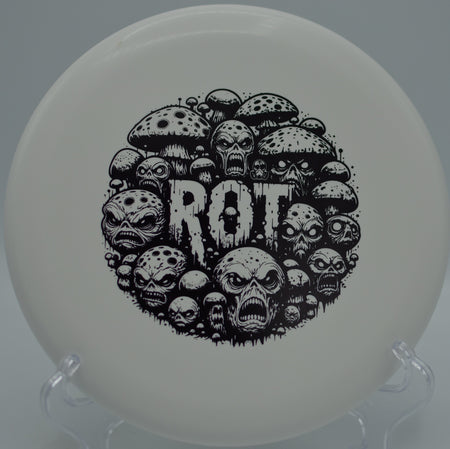 Doomsday Ration Rot launching a soft hyzer-flip at Lizard Peak DGC in Alpine, UT, popping to flat and pushing down the fairway with finesse.