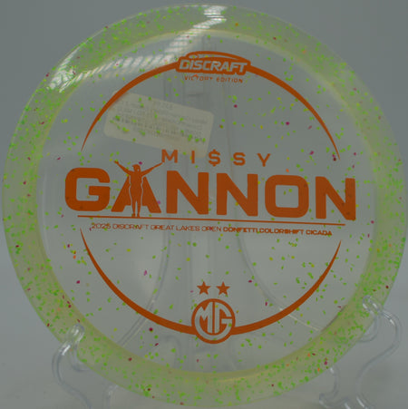 Missy Gannon Victory Edition Confetti Cicada carving a straight tunnel line at Idlewild Disc Golf Course in Burlington, Kentucky.