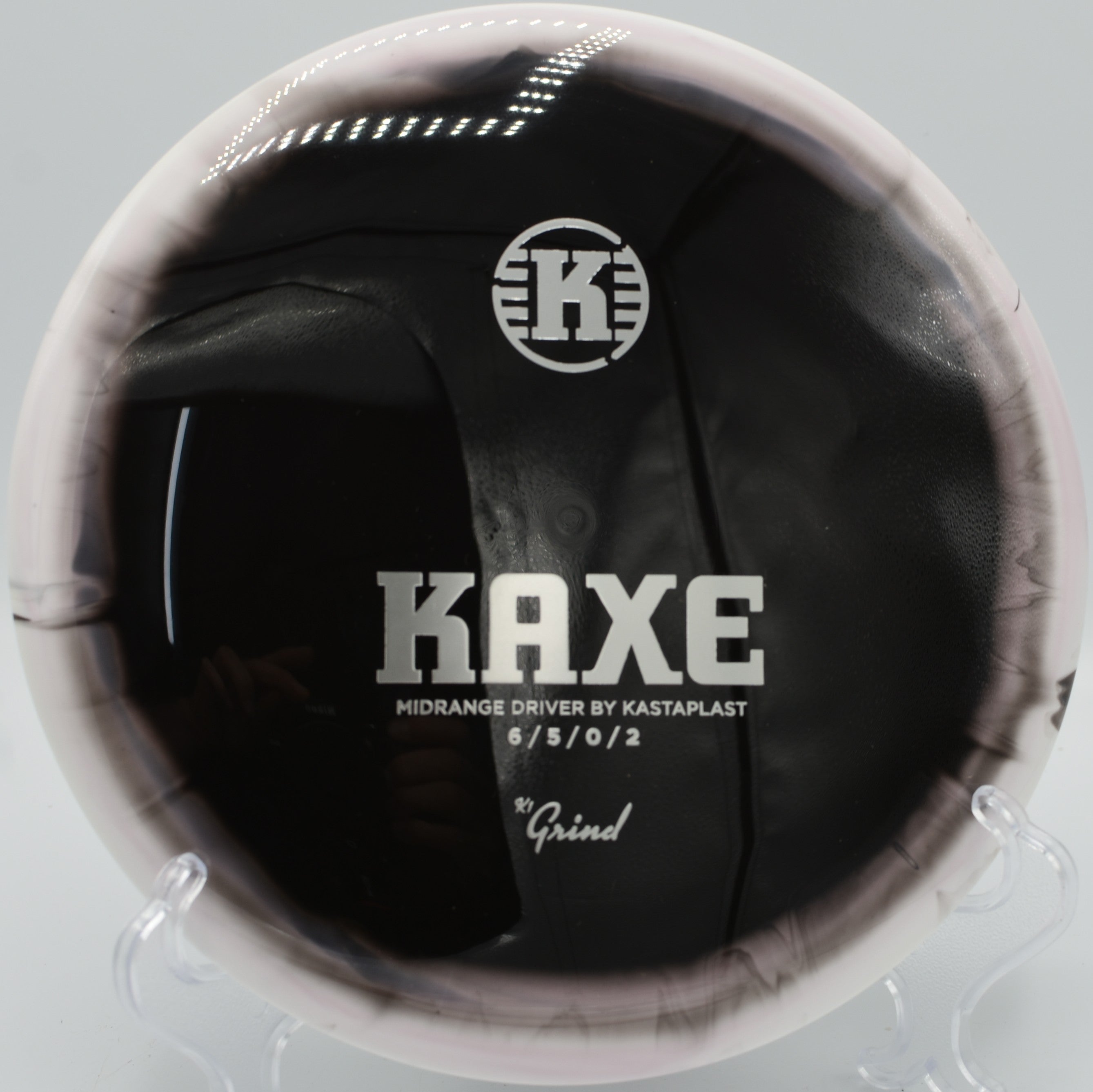 K1 Grind Kaxe at Cedar Hills DGC, Princeton WV for controlled forehand throws and reliable glide