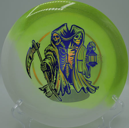 Split-plastic Duo Wraith staged at Riverside Park DGC in St. Cloud, MN, built for long, glidey turnovers and dependable late fade.