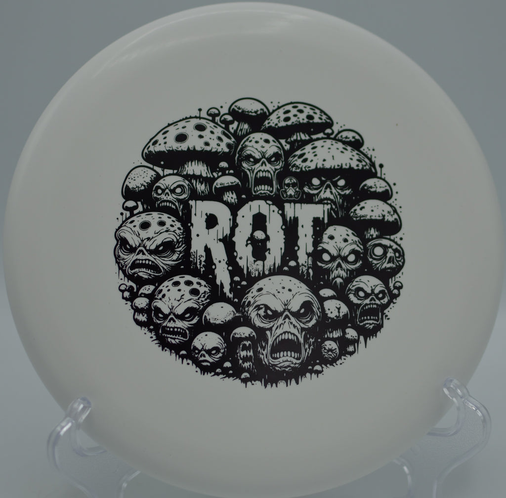 Ration Rot lacing a low-ceiling putter shot at Lakeview Terrace DGC in El Reno, OK, holding a straight glide under the branches.