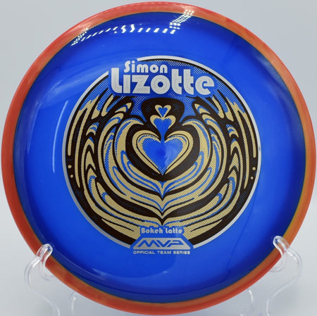 Simon Lizotte Neutron Bokeh pushing towering hyzer at Vista del Camino Disc Golf Course in Scottsdale, Arizona, showcasing glide-heavy distance