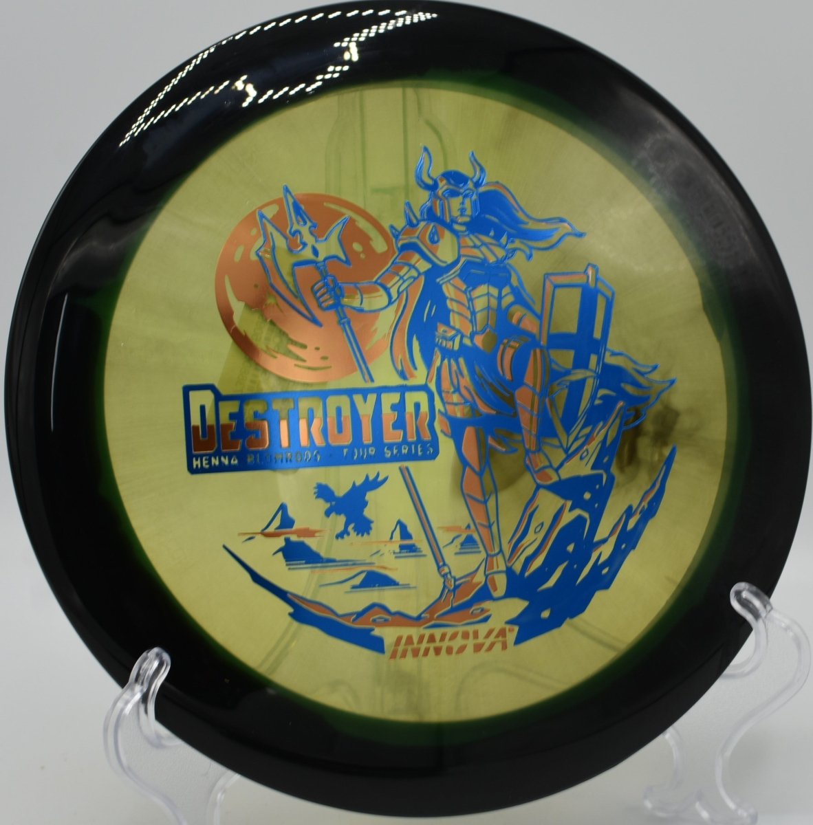 Destroyer driver holding a controlled hyzer into headwind at Rock Ridge Disc Golf Course in Pittsboro, North Carolina