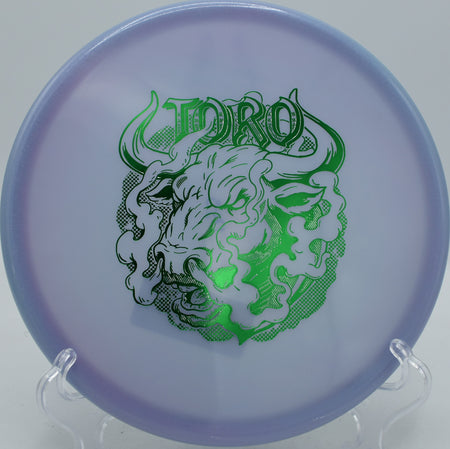 Classic Glow Champion Toro Innova Artist’s Corner glow approach disc crushing spike hyzers at Loriella Park Disc Golf Course in Fredericksburg, Virginia.