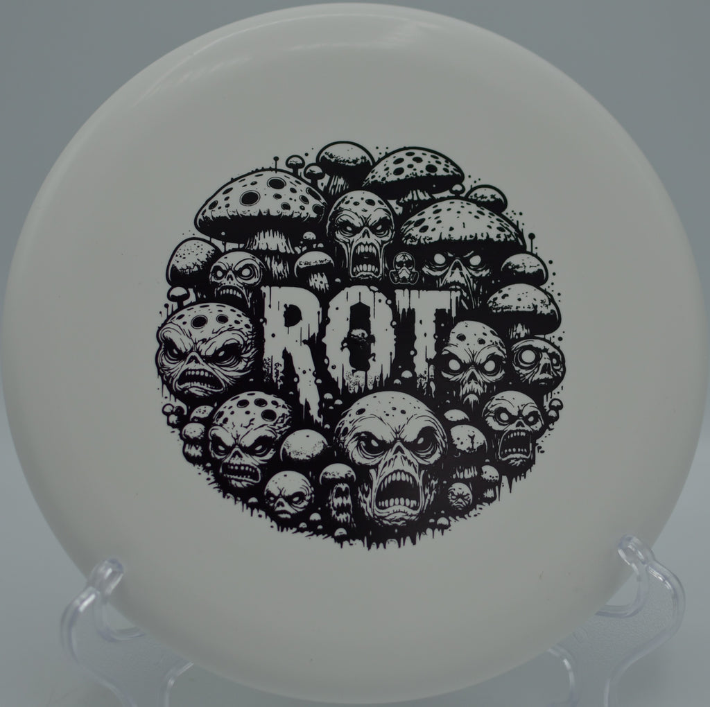 Doomsday Ration Rot floating a controlled backhand approach at Boundary Waters DGC in Douglasville, GA, tracking a pure line straight at the basket.