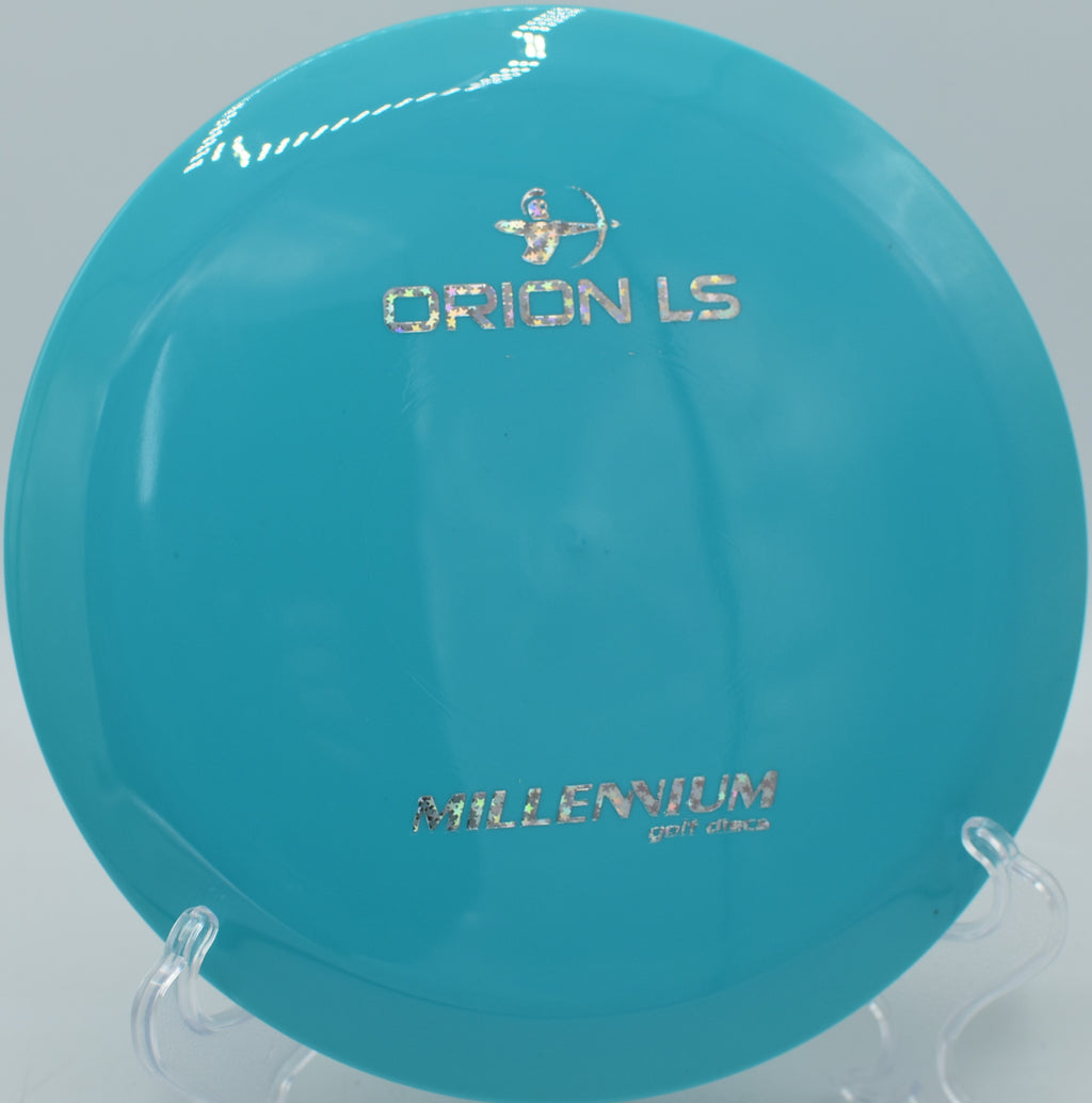Orion LS showing a gentle turn before fading softly at Maple Hill Disc Golf Course in Leicester, Massachusetts.

