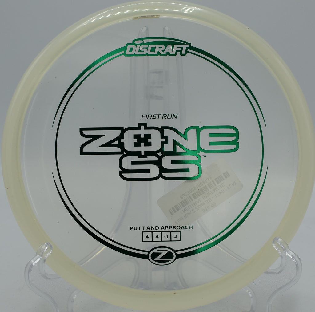Discraft Z Zone SS flying flat and straight at Blue Ribbon Pines in East Bethel, MN