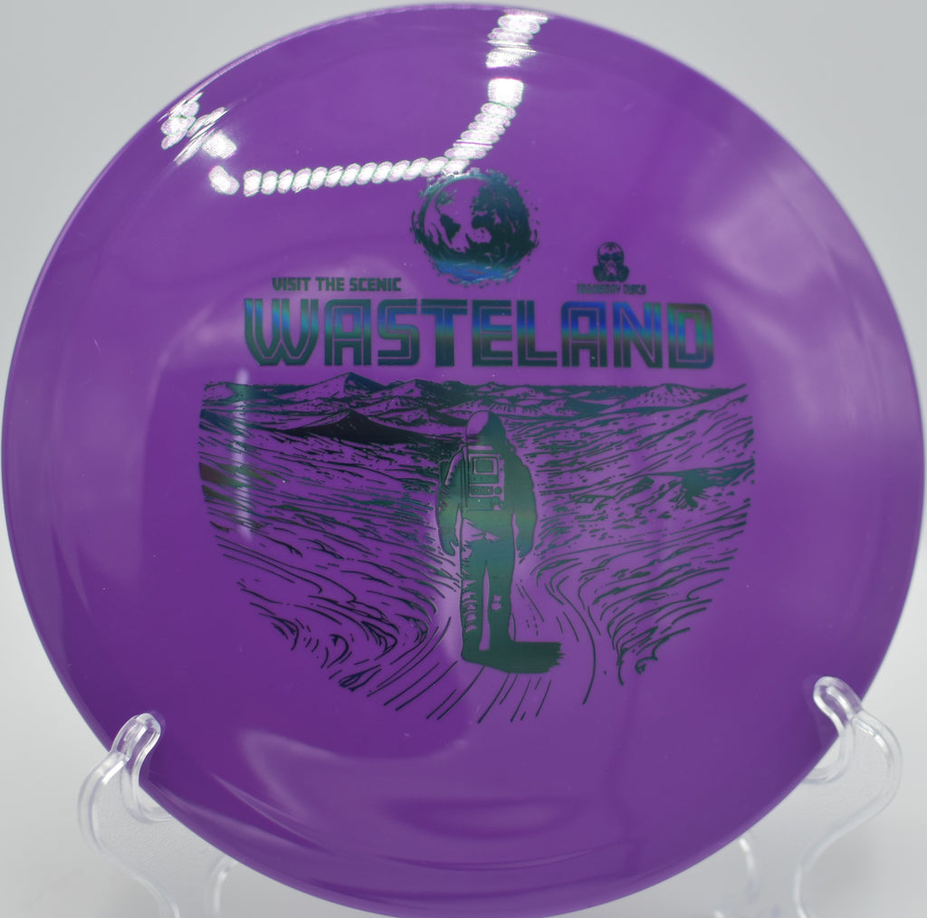 Survival Wasteland floating a straight midrange drive at Hawk Hollow DGC in Spotsylvania, VA, gliding clean with its neutral 5-speed stability.