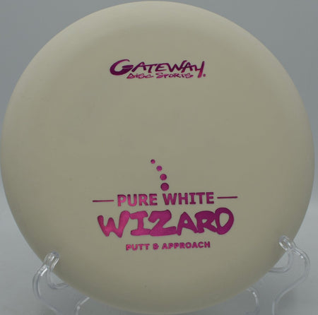 Pure White Wizard putter at Blue Ribbon Pines DGC, East Bethel MN delivering smooth releases and dependable fade