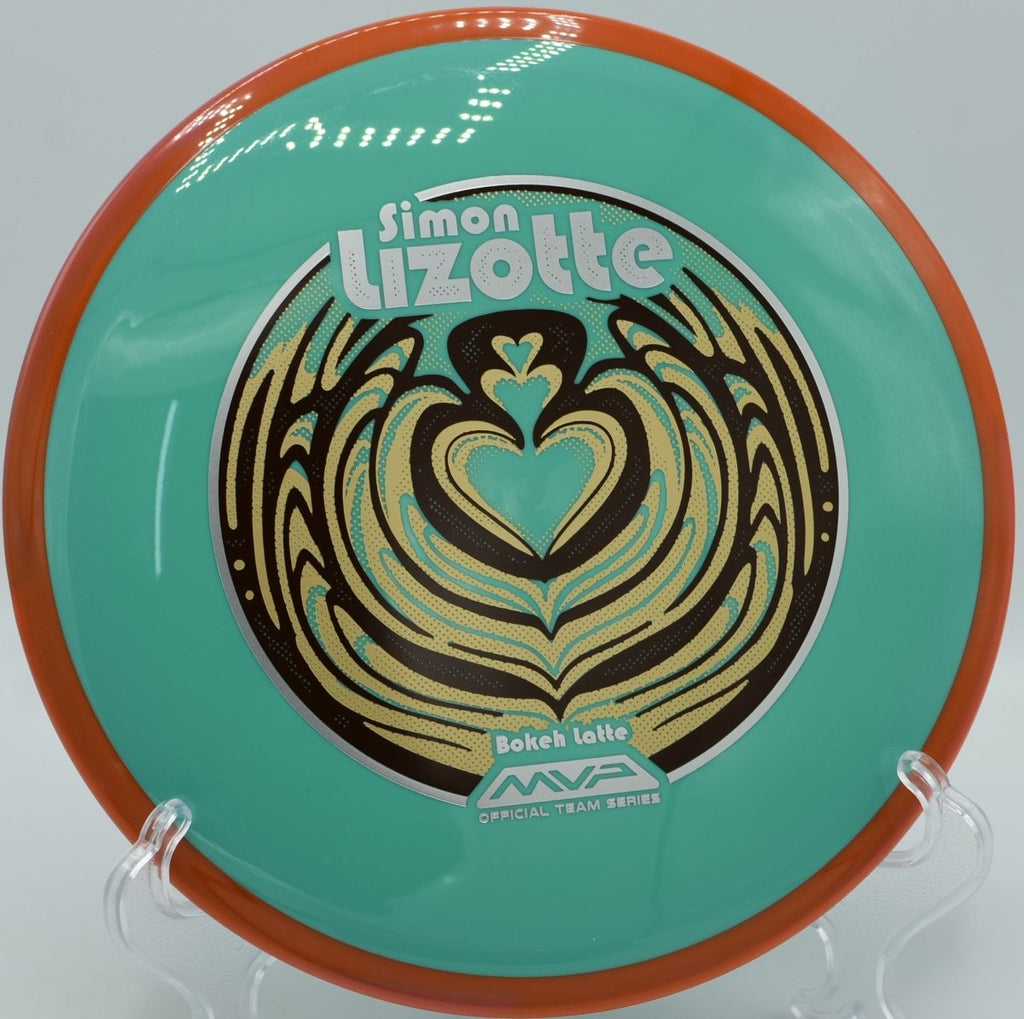 Simon Lizotte Neutron Bokeh torque-heavy release at Veterans Park Disc Golf Course in Arlington, Texas