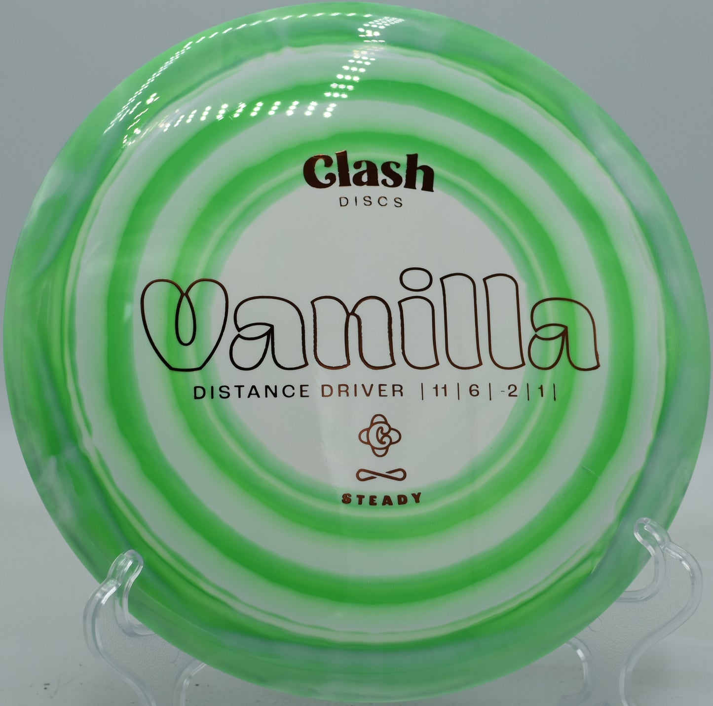 Clash Steady Vanilla carving a smooth S-curve down the tree-lined fairway at Northwood Black in Illinois.

