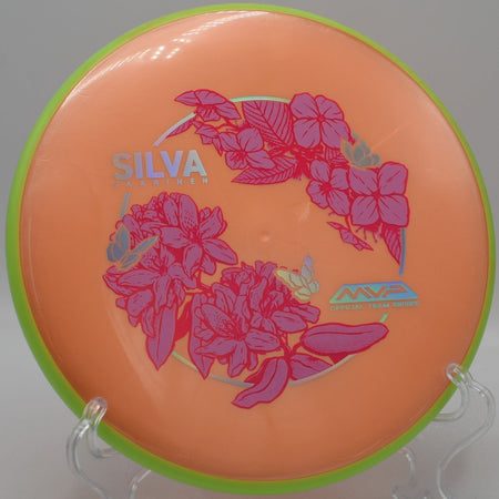 Saarinen Team Series Plasma Proxy accurate putter drive at Pier Park Disc Golf Course in Portland, Oregon