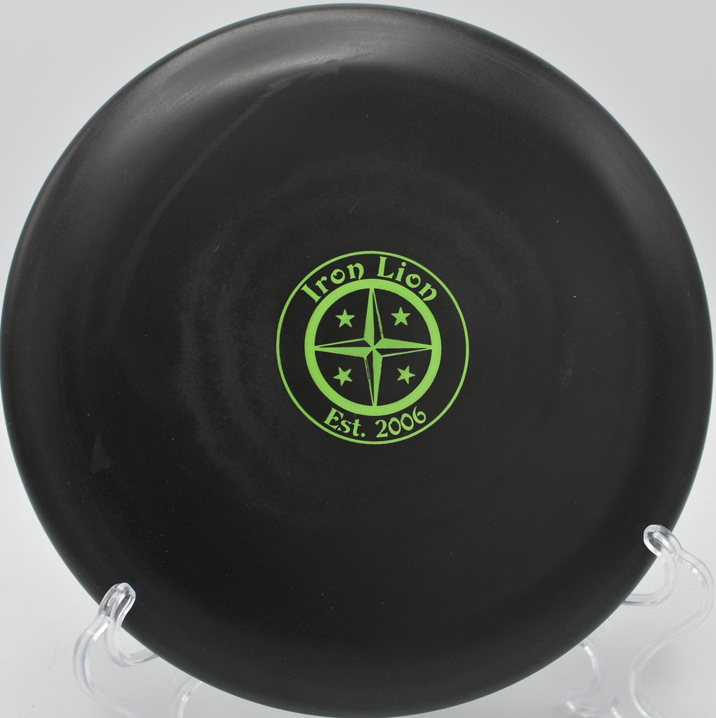 Durable Aviar Driver flexing gently into the green at Northwood Black in Morton, Illinois.

