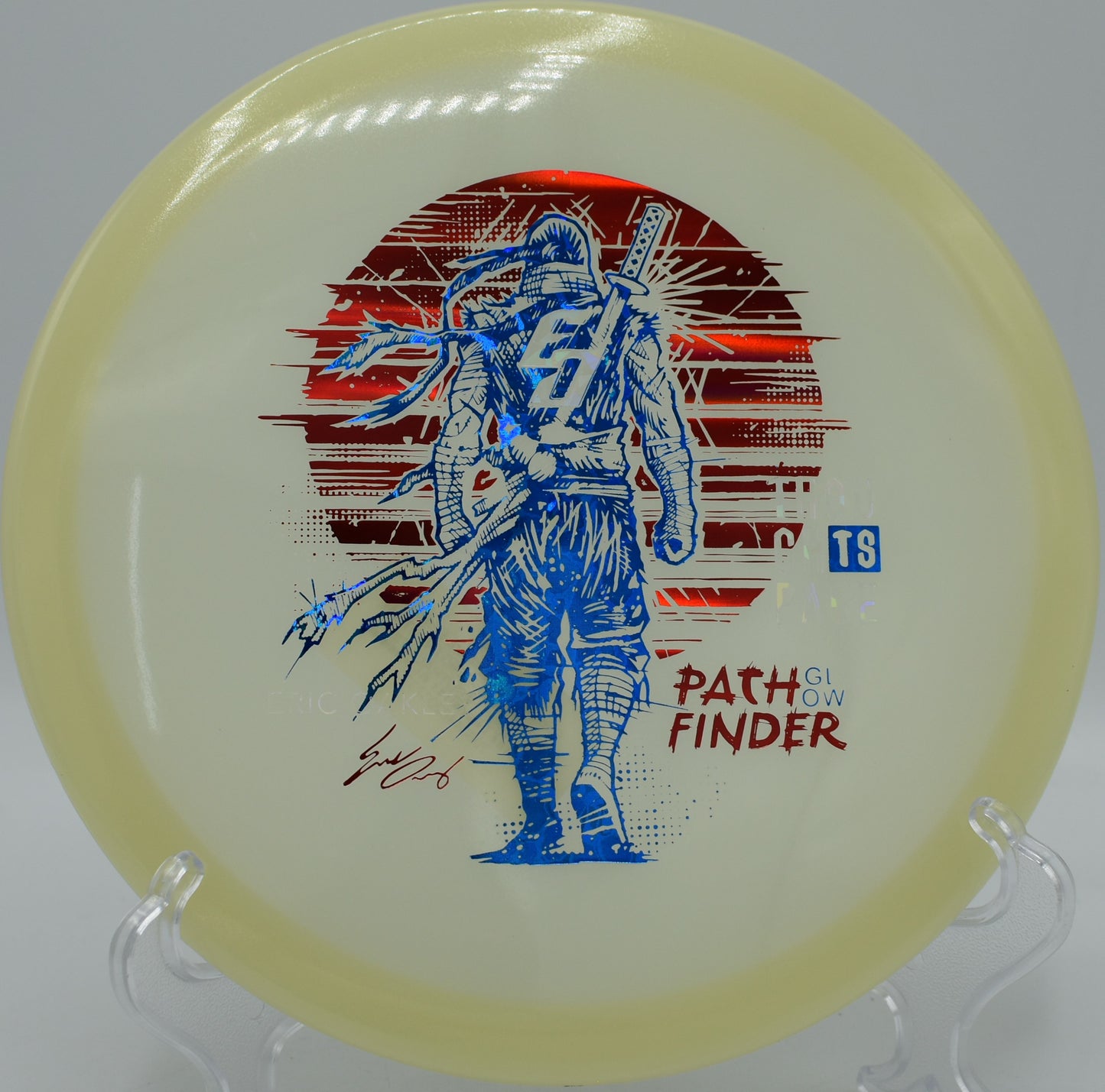 Thought Space Glow Pathfinder Signature Edition flying laser-straight with soft fade at Harmon Hills in Fall Branch, Tennessee

