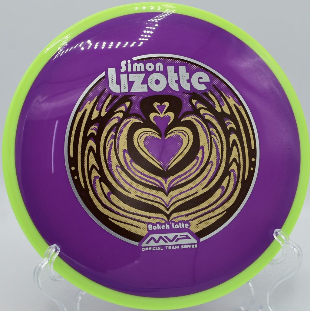 Neutron Bokeh controlled forehand flex at Meadowbrook DGC in Norwich, CT resisting torque