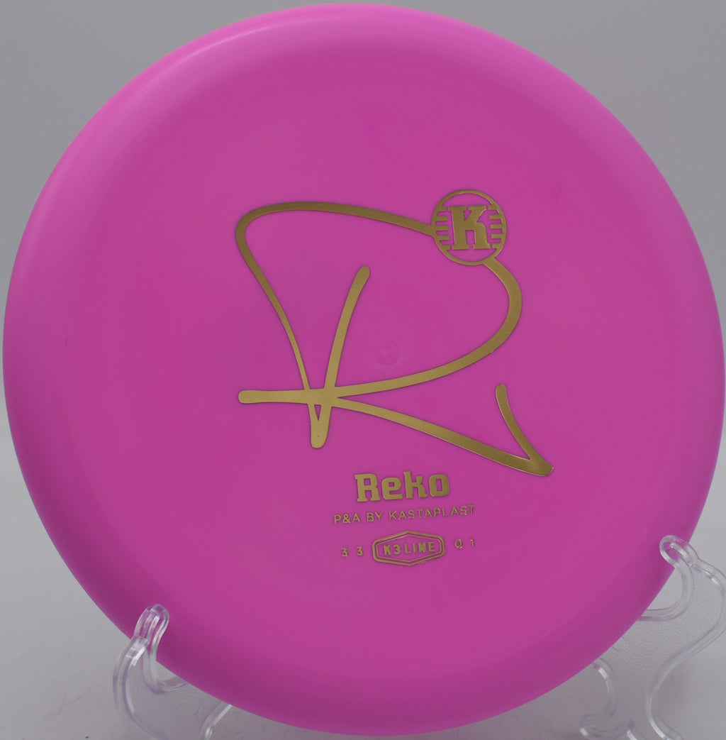 Kastaplast K3 Reko reliable putter dropping under chains at Winthrop Gold Disc Golf Course in Rock Hill, South Carolina.