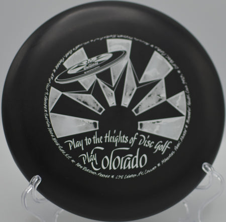 Pat Pending Preemie Aviar (Ultra Lightweight) floating effortlessly toward the basket at Fountain Hills Disc Golf Course in Fountain Hills, Arizona.