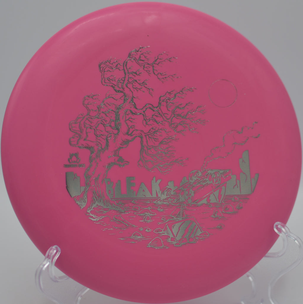 Doomsday Ration Bleak threading a tight alley at Three Rivers DGC in Gulfport, MS, pushing straight with minimal fade to park the basket.