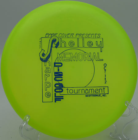 Premie Aviar carving precise hyzer lines at Lincoln Park Disc Golf Course, Port Angeles, Washington.