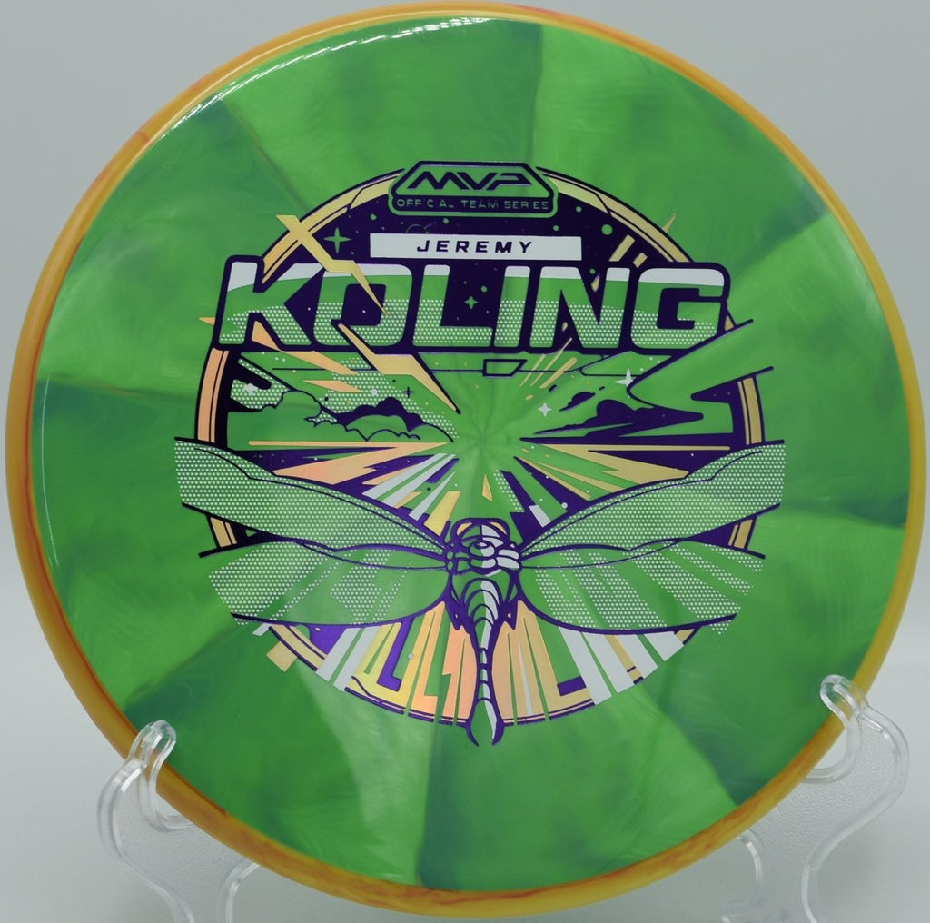 Cosmic Neutron Tempo dependable fade approach at Redwood Curtain Disc Golf Course in Arcata, California