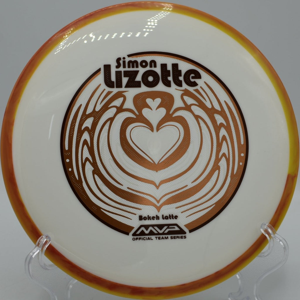 Simon Lizotte Neutron Bokeh penetrating hyzer at Dahlonega Disc Golf Course in Dahlonega, Georgia