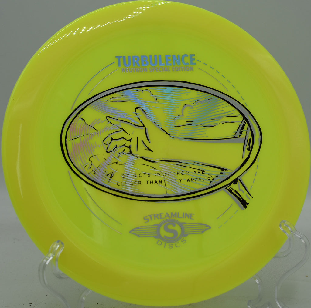Strong hyzer line with the Turbulence crashing just outside the circle at Hornets Nest.

