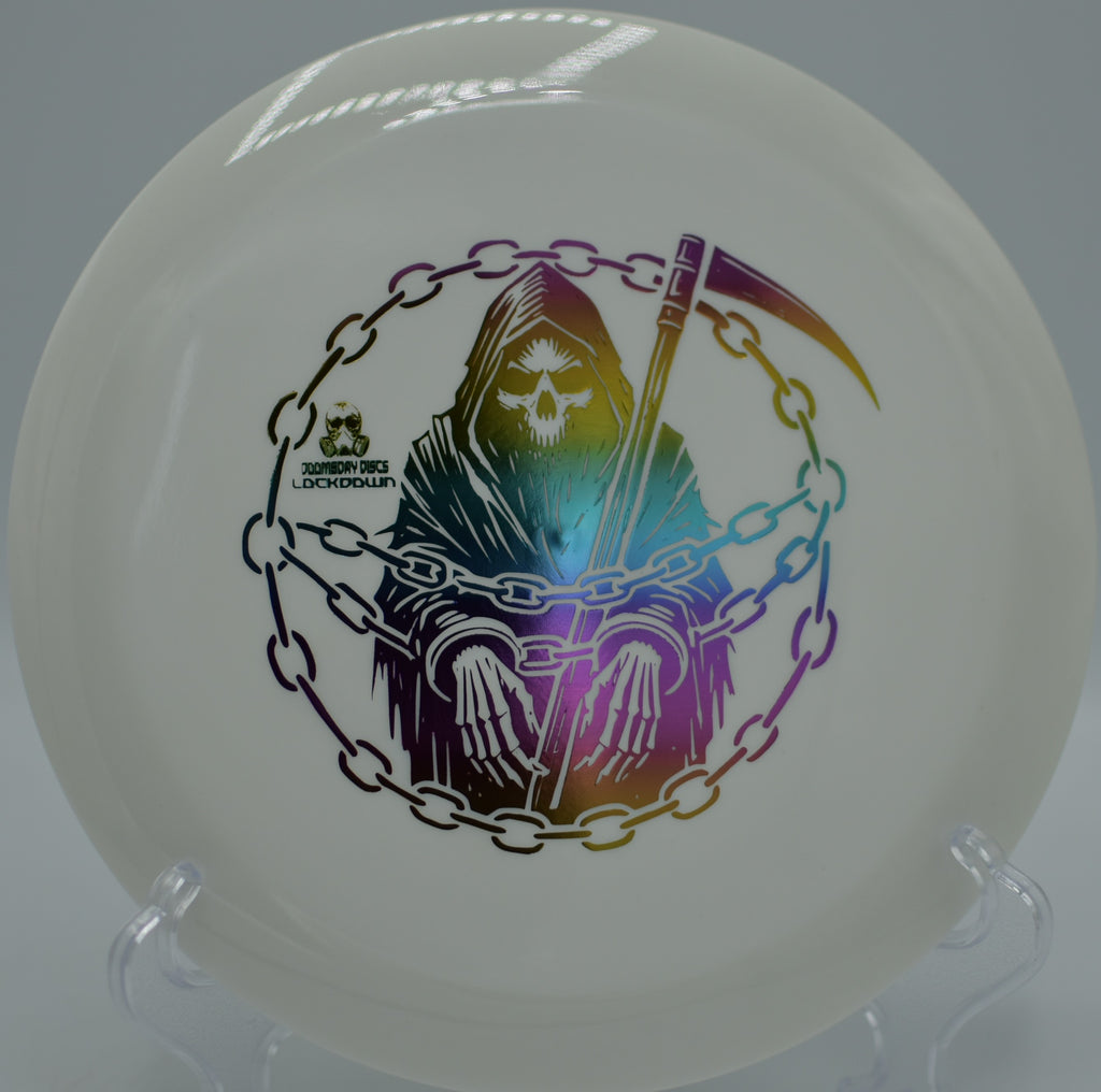 Survival Lockdown blasting a controlled backhand at Blackjack DGC in Flagstaff, AZ, holding firm into a headwind with a dependable 10-speed fade.