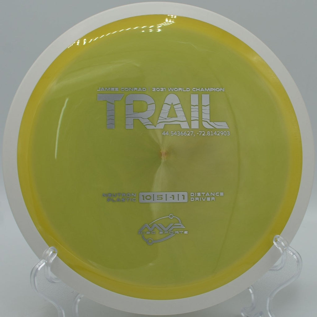 Neutron Trail sweeping hyzer at Devens Disc Golf Course in Ayer, Massachusetts