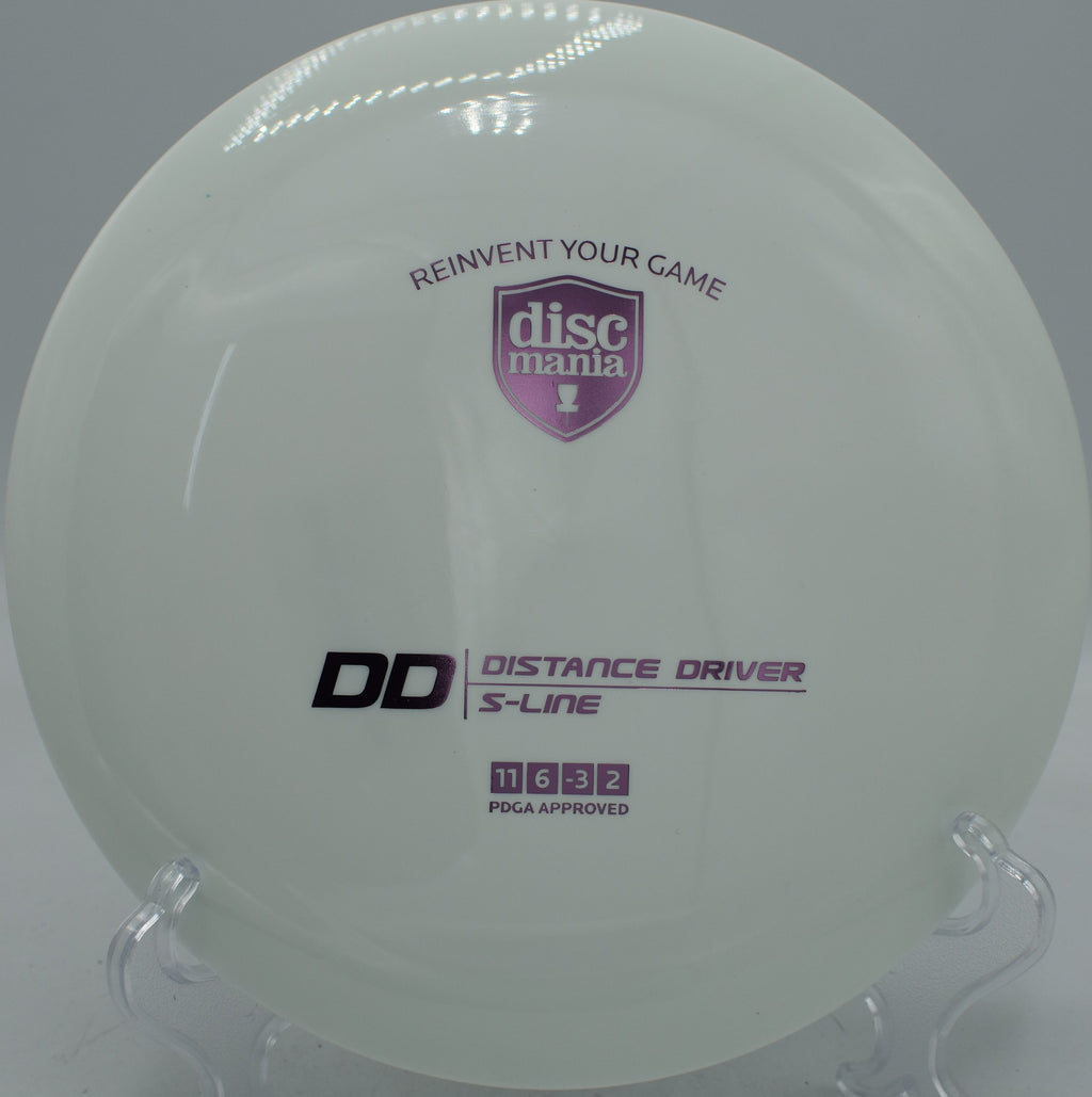 S-Line DD Discmania stable distance driver gliding full power at Idlewild Disc Golf Course in Burlington, Kentucky.