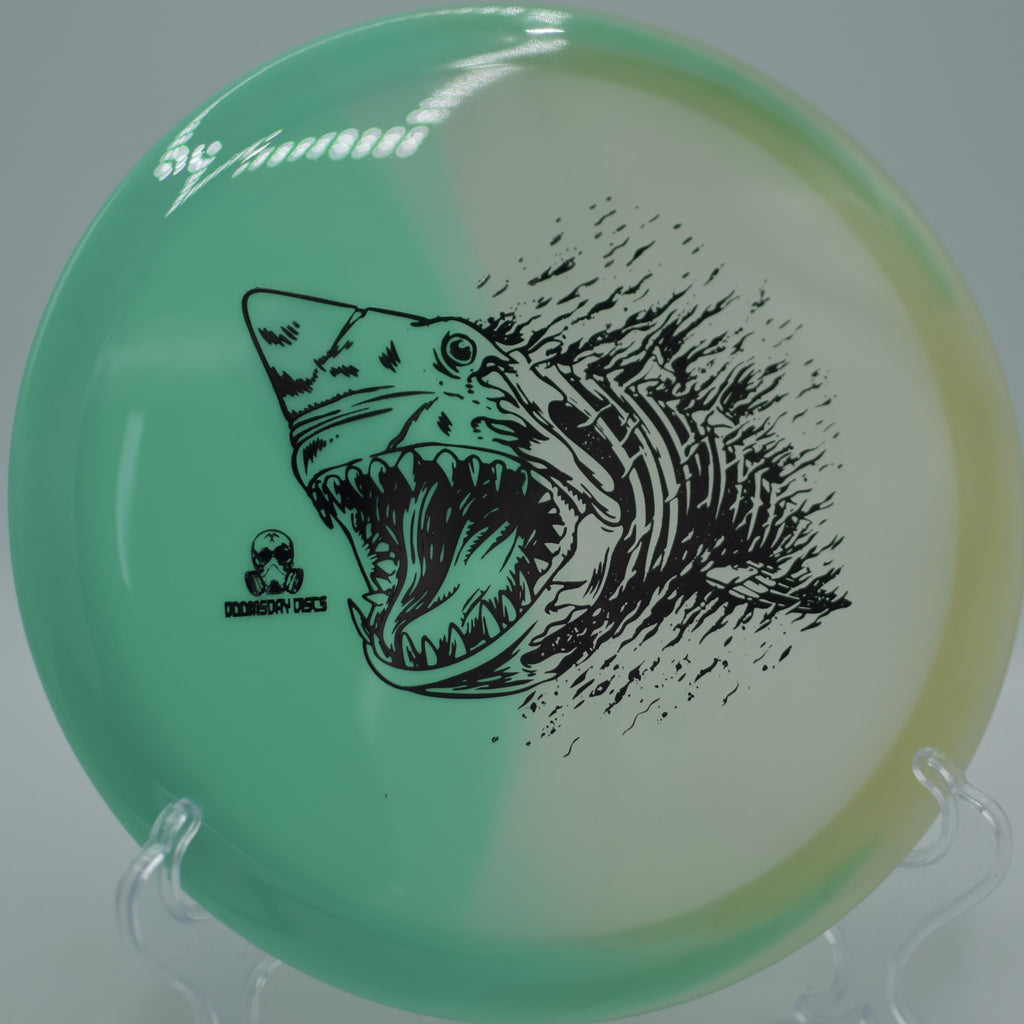 Doomsday Glow Chemtrail set at the start of a wooded tunnel at Bear Creek DGC in Grapevine, TX, ideal for finesse-driven straight lines.